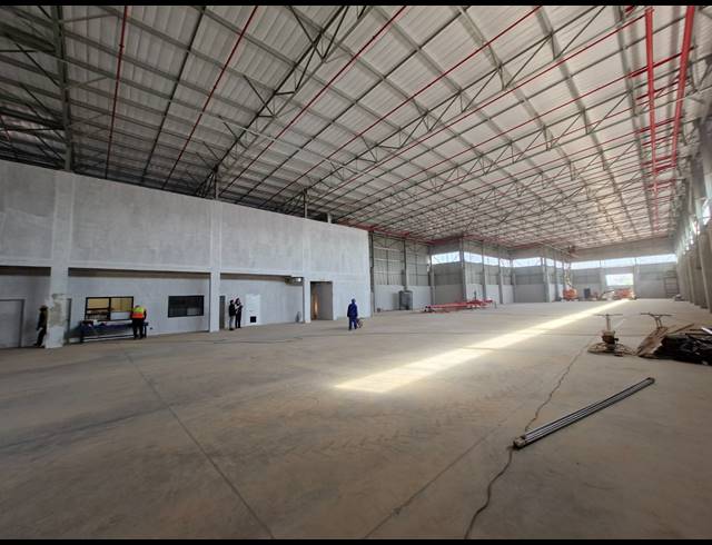1,984M² WAREHOUSE TO LET IN JET PARK